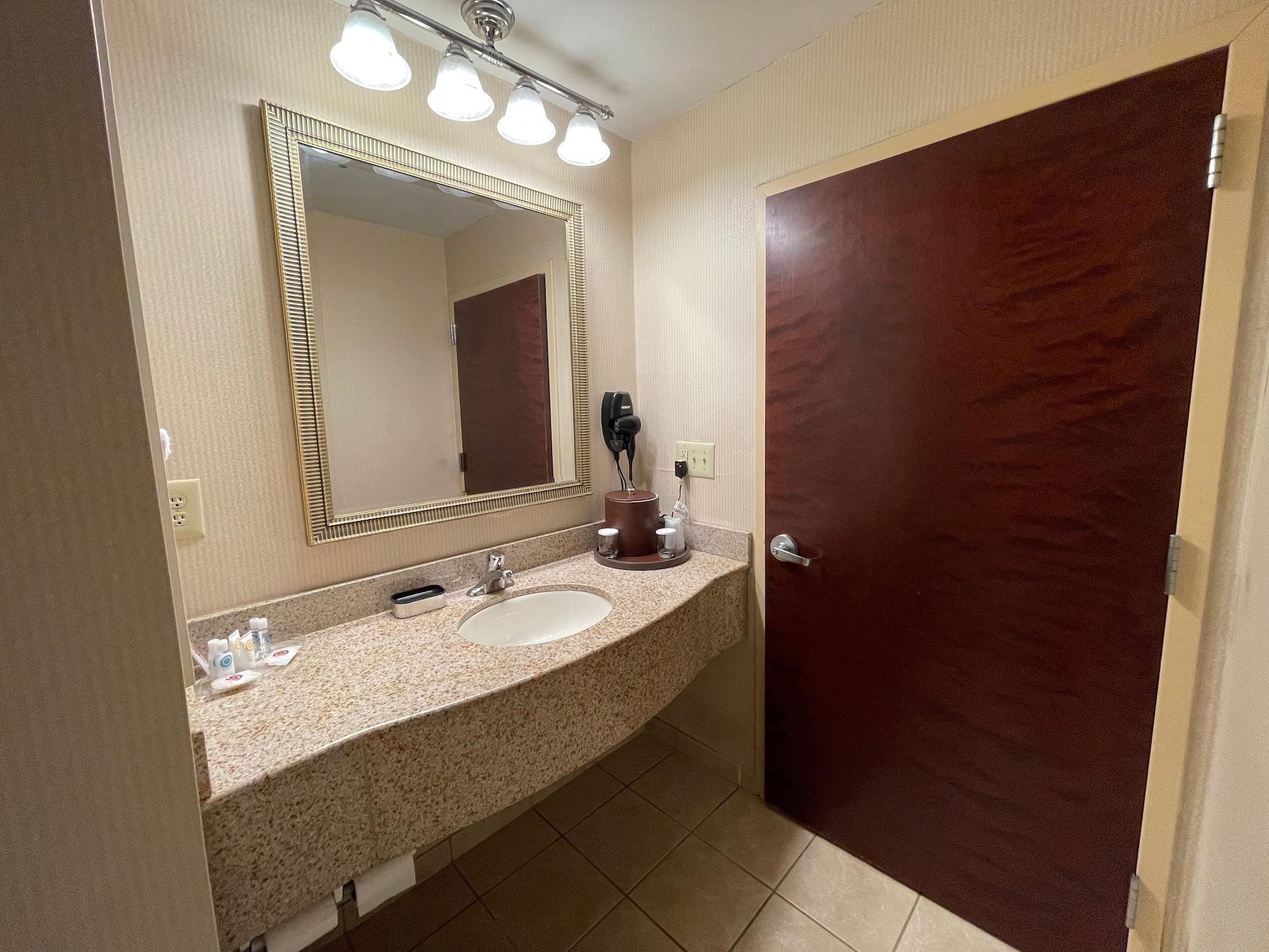 Comfort Suites East Brunswick - South River Bagian luar foto