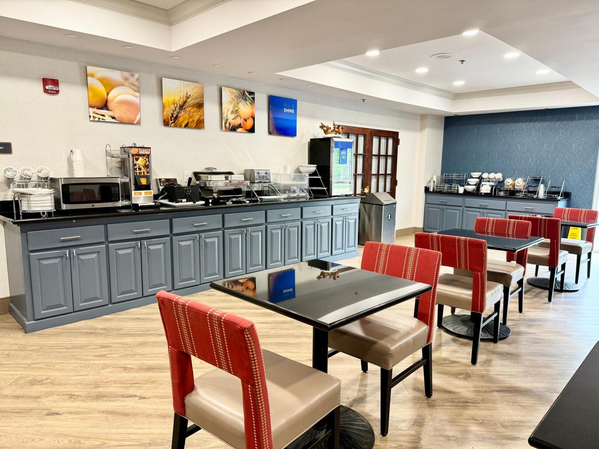 Comfort Suites East Brunswick - South River Bagian luar foto