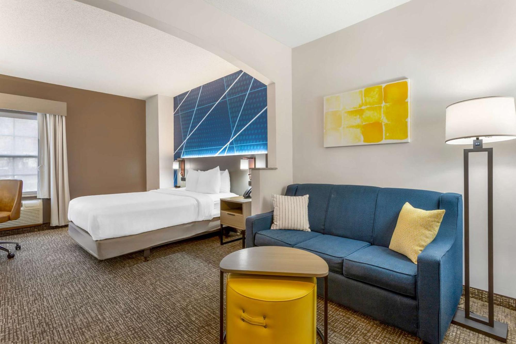 Comfort Suites East Brunswick - South River Bagian luar foto