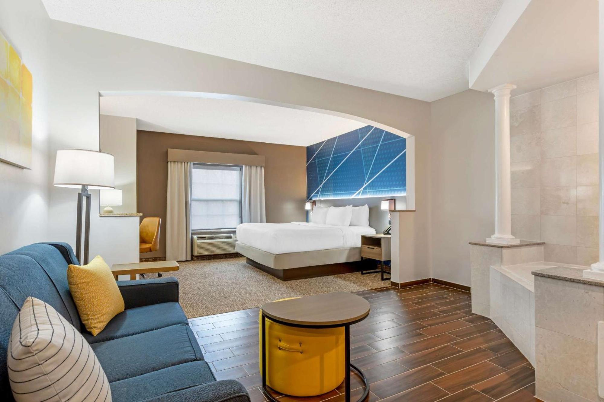 Comfort Suites East Brunswick - South River Bagian luar foto