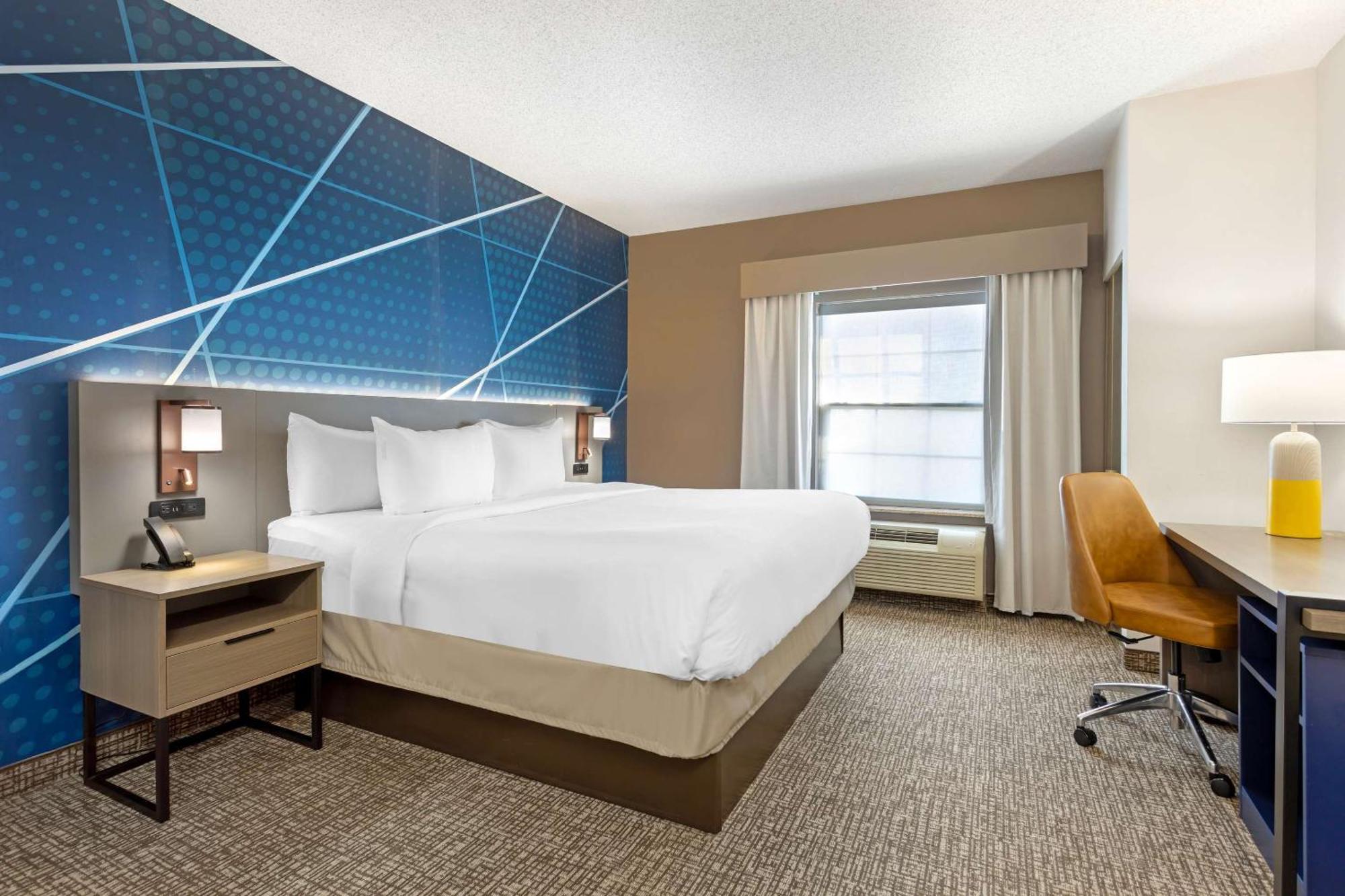 Comfort Suites East Brunswick - South River Bagian luar foto